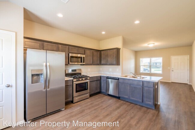 Building Photo - 3 br, 2 bath House - 7521 E 157th Pl S