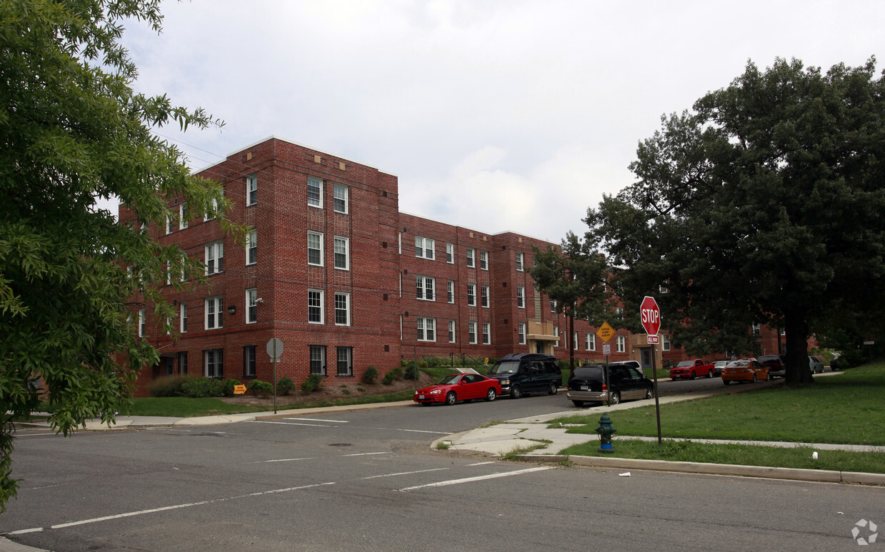 Foto del edificio - Fort View Apartments