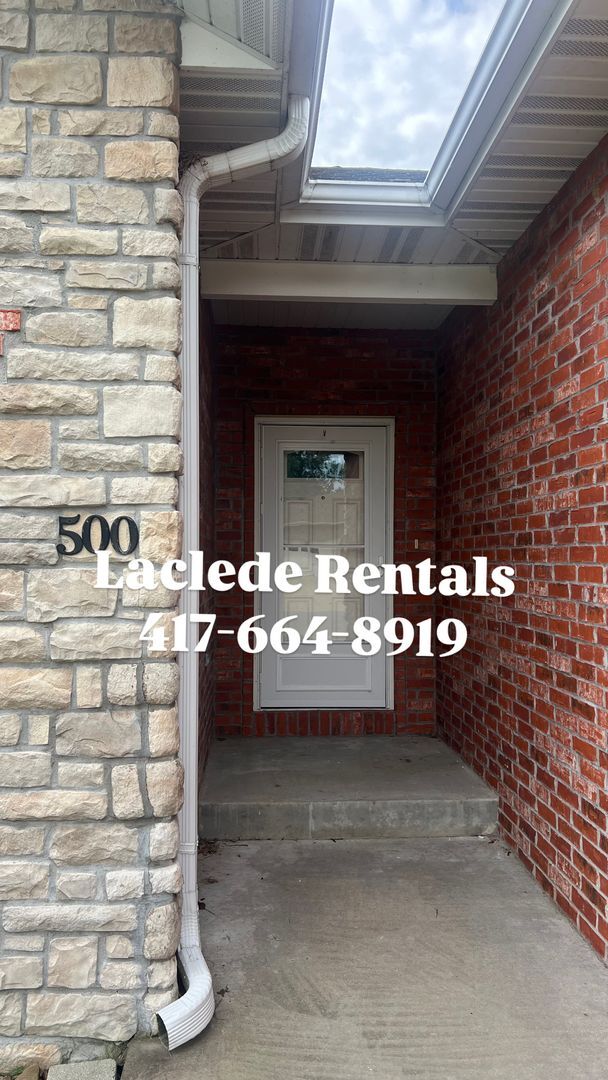 Building Photo - 2 Bedroom 2 Bathroom Duplex