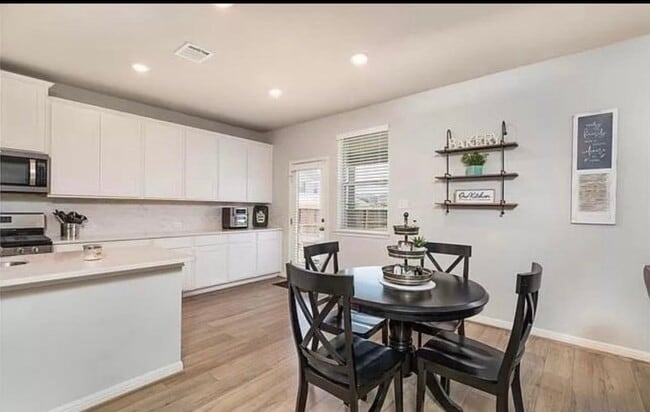 Foto del edificio - 12947 Irvin Path