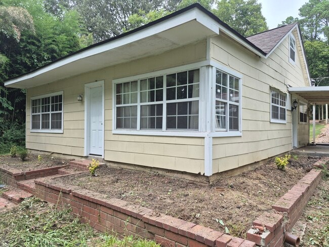 Building Photo - 8085 Cedar Hill Ln