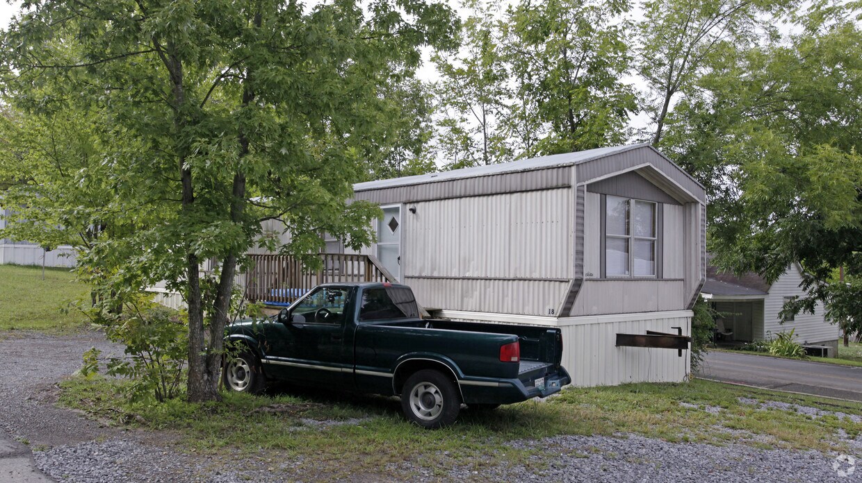 Building Photo - 515 Ridge Rd