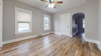 Building Photo - 3505 Meyer Ave