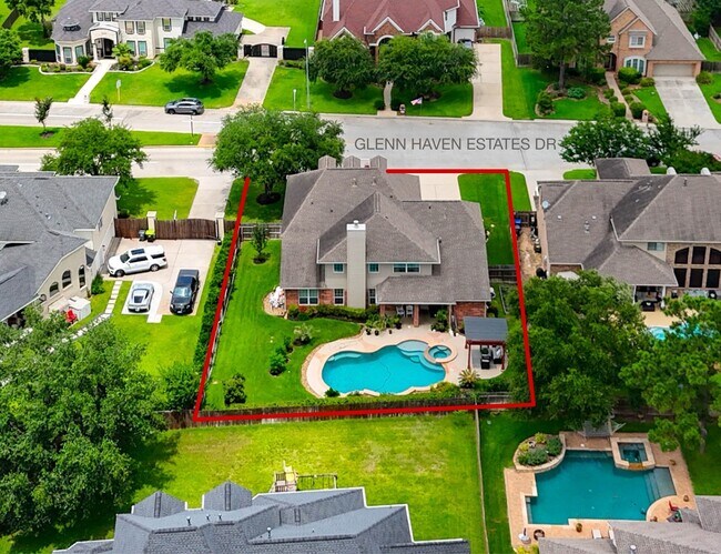 Foto del edificio - 18719 Glenn Haven Estates Dr