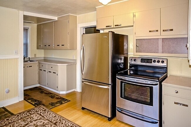 Foto del edificio - 4116 25th Ave SW