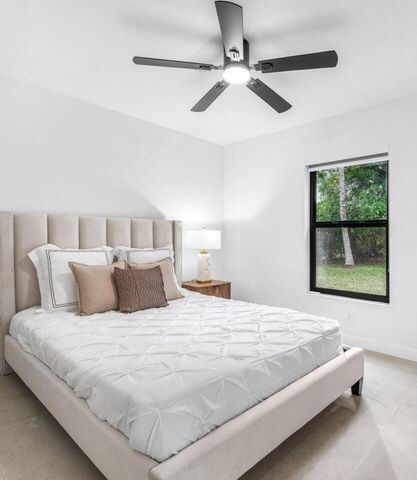 Building Photo - 608 SE 2nd Ave