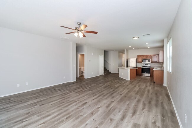 Building Photo - 3112 W Donner Dr