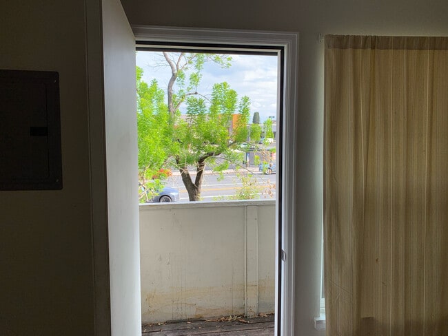 Foto del edificio - 9120 E Girard Ave