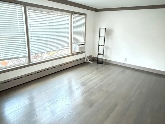 Building Photo - 4201 W 55th St