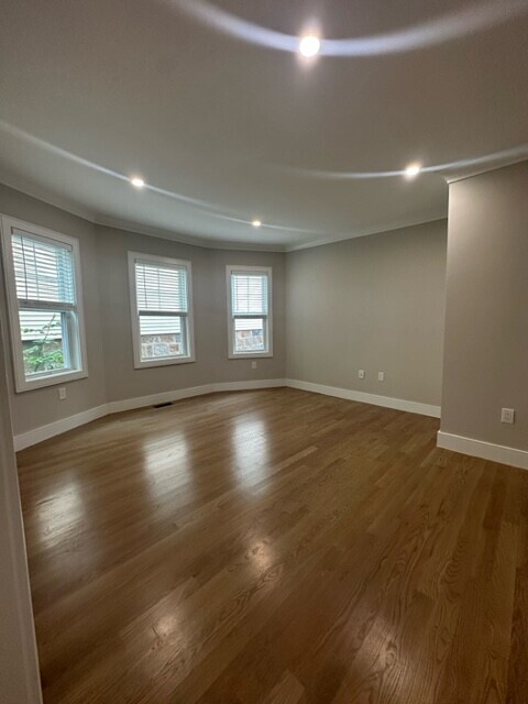 Primary Photo - 50 Iffley Rd