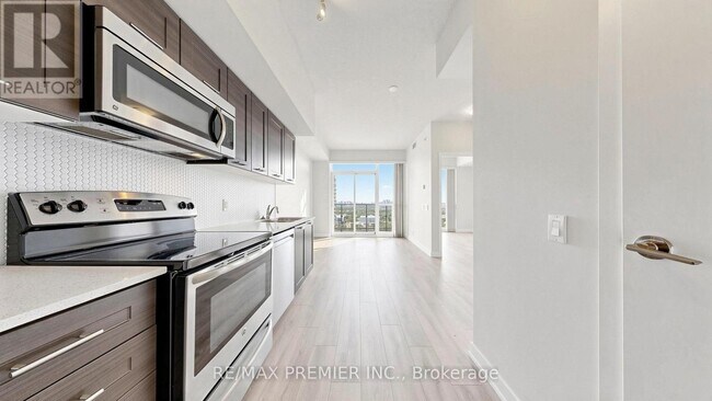 Photo du bâtiment - 2200 Lake Shore Blvd W