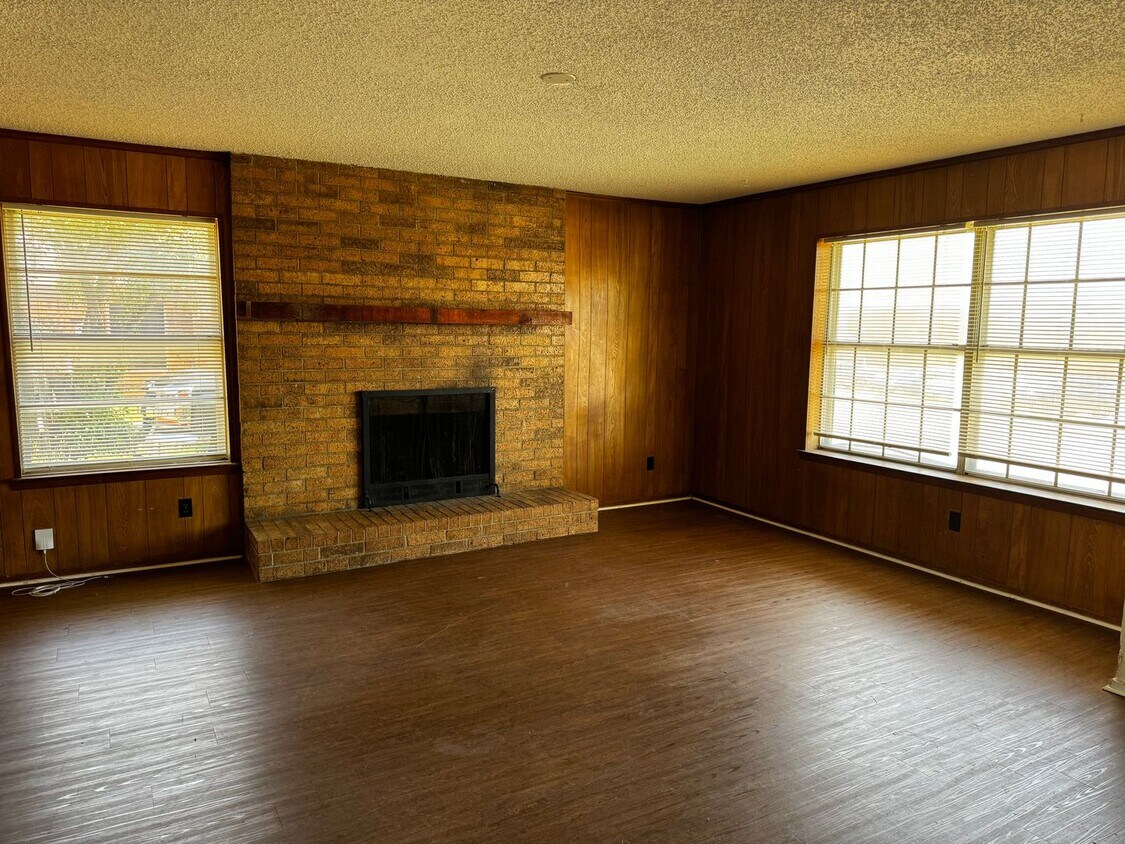 Foto del edificio - Great 2 Bedroom for Quick Move In