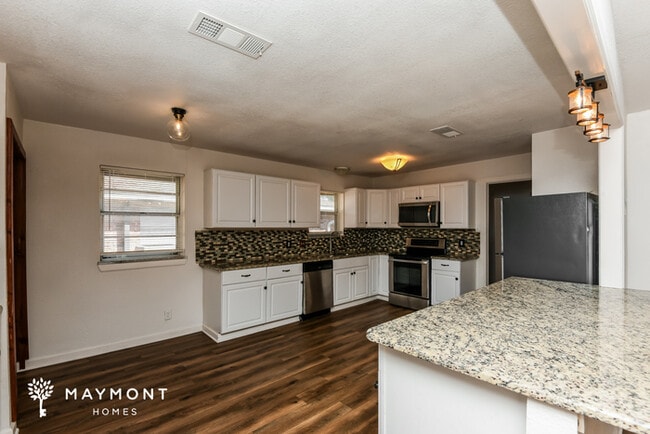 Building Photo - 1017 Locust St