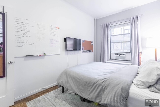 Building Photo - 109 E 88th St