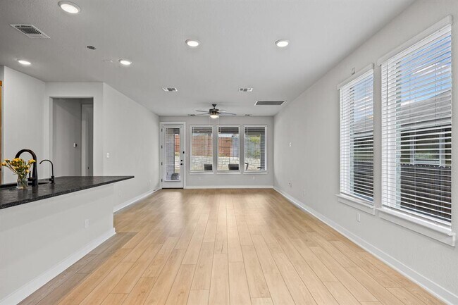 Foto del edificio - 12702 Autumn Bird Trce