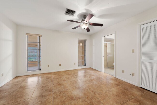 Building Photo - REDUCED! GREAT DEAL! NEWLY RENOVATED IN NAPLES PARK!!!!