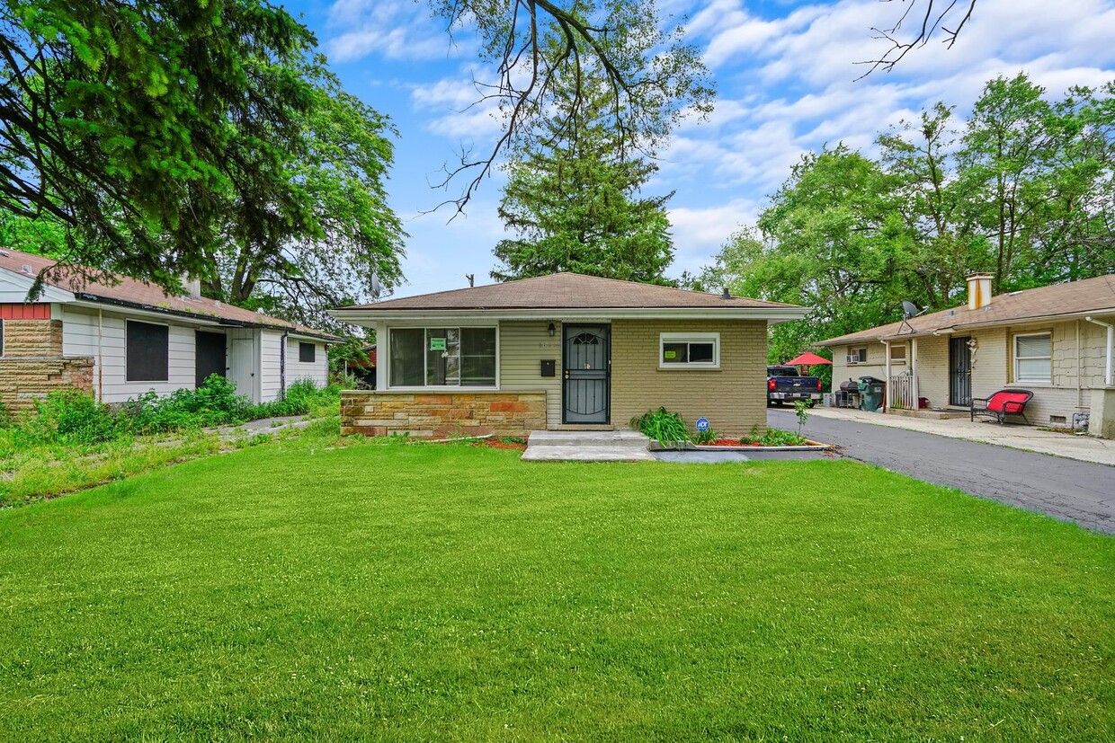 Primary Photo - 16125 Marshfield Ave