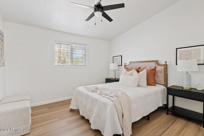 Foto del edificio - 13832 N 32nd St