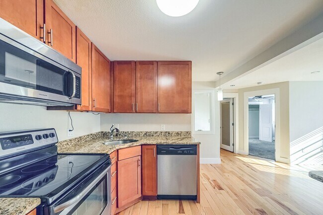 Foto del edificio - Cozy Condo in LoHi - Section 8 Accepted!