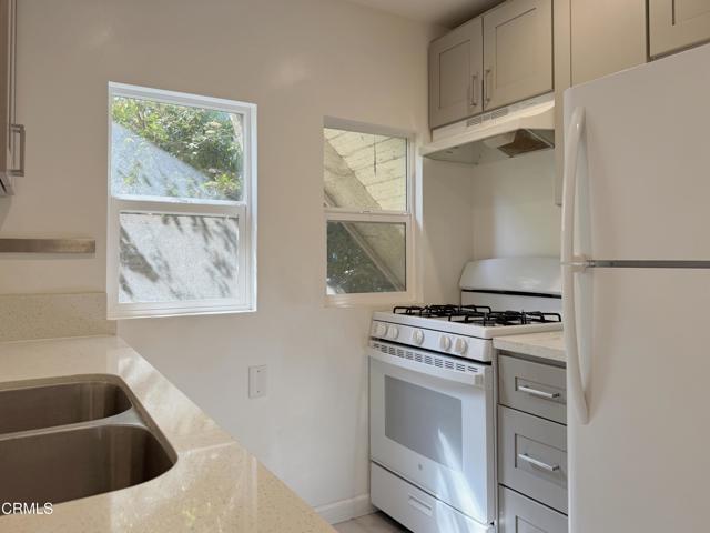 Foto principal - 1827 Santa Ynez St