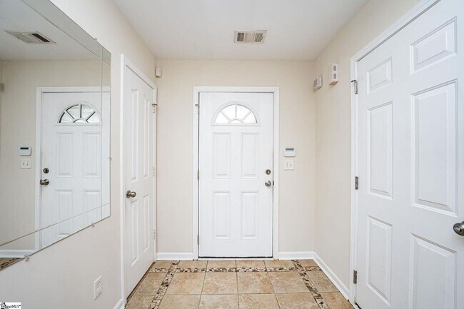 Foto del edificio - 3 bedroom, 2.5 Bath & Pet friendly (small ...