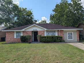 Building Photo - 5203 Heathercrest Dr