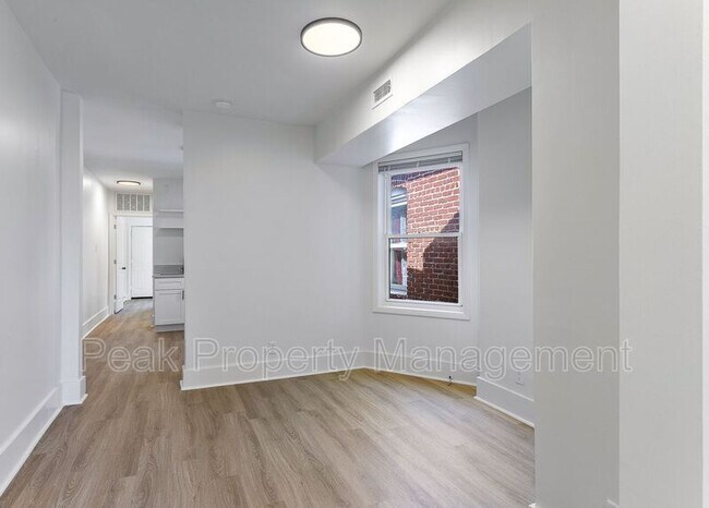 Building Photo - 606 N 32nd St