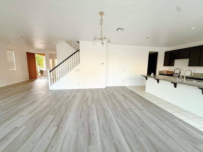 Foto del edificio - 5642 Guardian Way