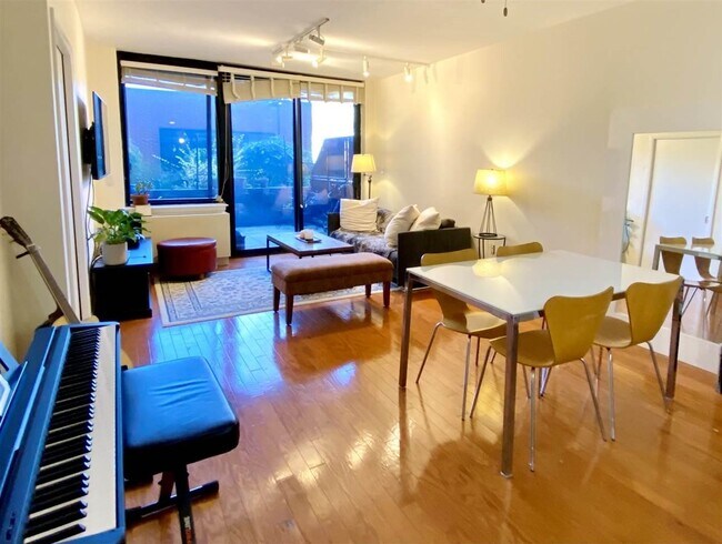 Foto del edificio - 700 Grove St