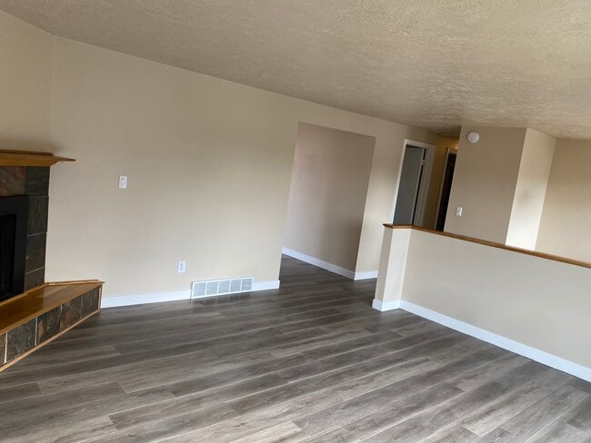 Photo - 2333 Cliff Swallow Dr House