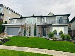 Building Photo - 1740 NW Klickitat St