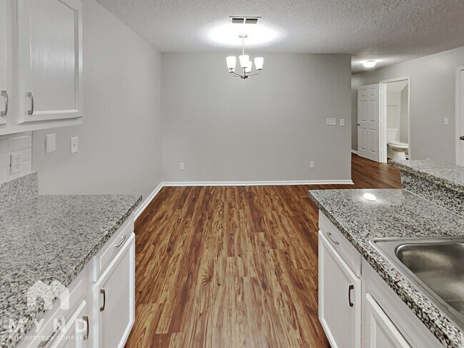 Building Photo - 3309 Spring Glen Rd