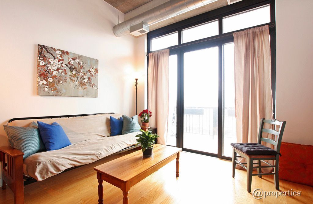 Foto principal - 833 W 15th Pl
