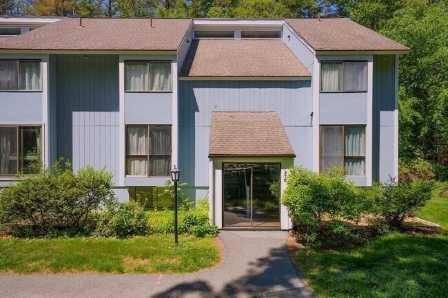 Building Photo - 376 Great Rd