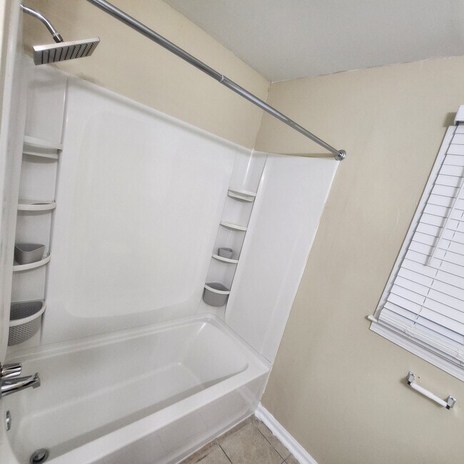 Bathroom - 3022 Spruce Cir