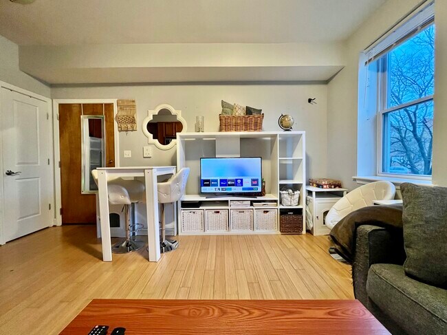Foto del edificio - 3318 Sherman Ave NW