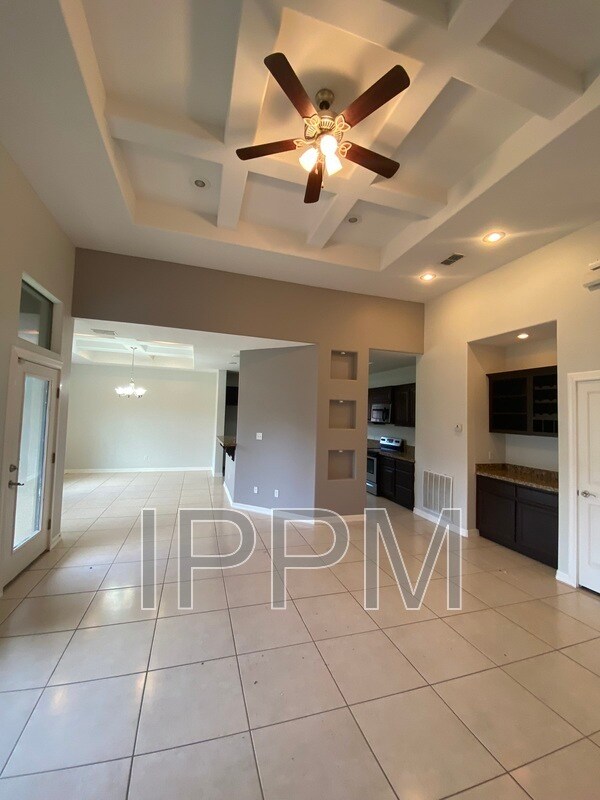 Building Photo - 6637 Woodlands Ave