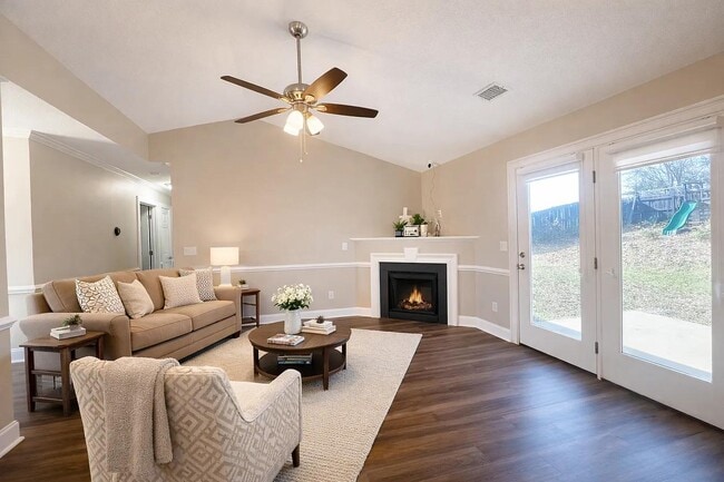 Building Photo - 207 Manitou Way