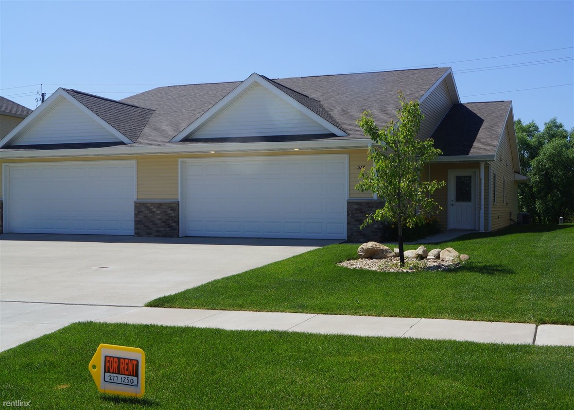 Foto principal - 2 br, 1 bath Townhome - 519 Spruce Hill Road