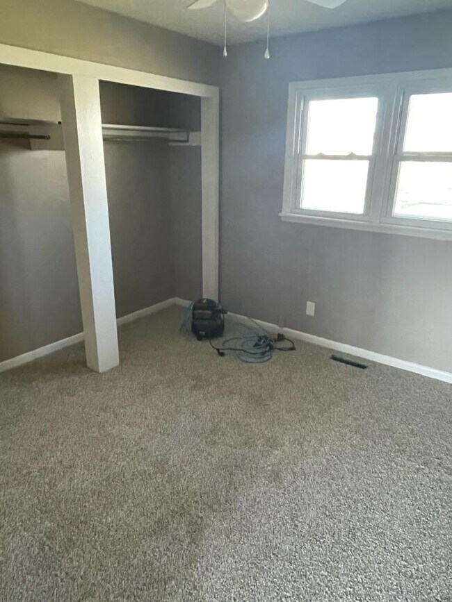 Foto del edificio - 21803 Peculiar Dr