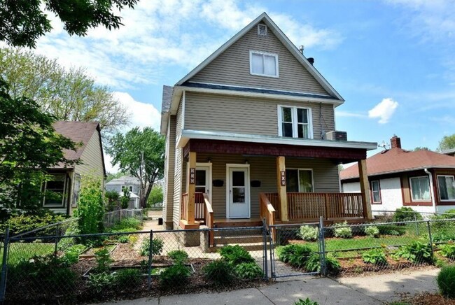Foto del edificio - 616 Fillmore st ne