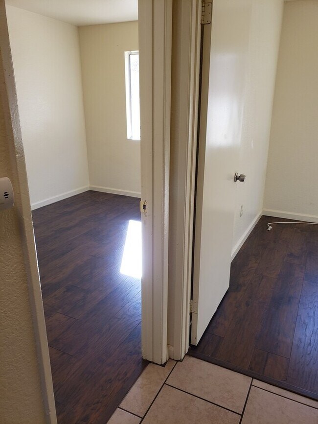 Foto del edificio - SPACIOUS/AFFORDABLE 3BR/2BA Apartment