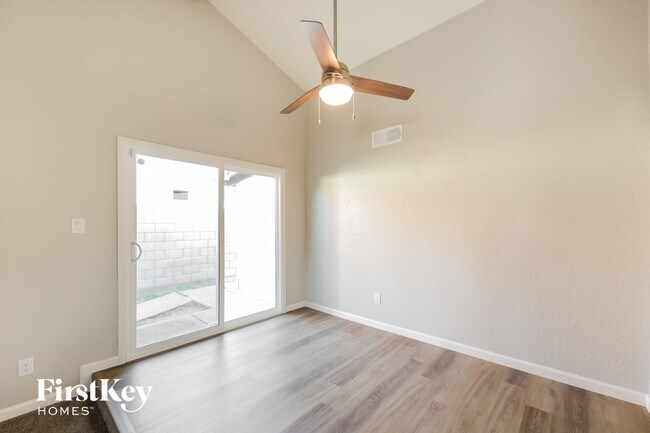 Foto del edificio - 6338 W Purdue Ave