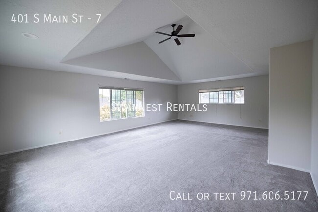 Foto del edificio - 401 S Main St