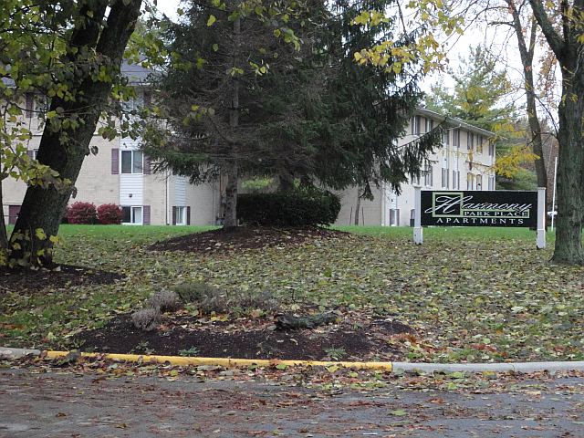 Patios en Roselawn - Courtyards at Roselawn Park