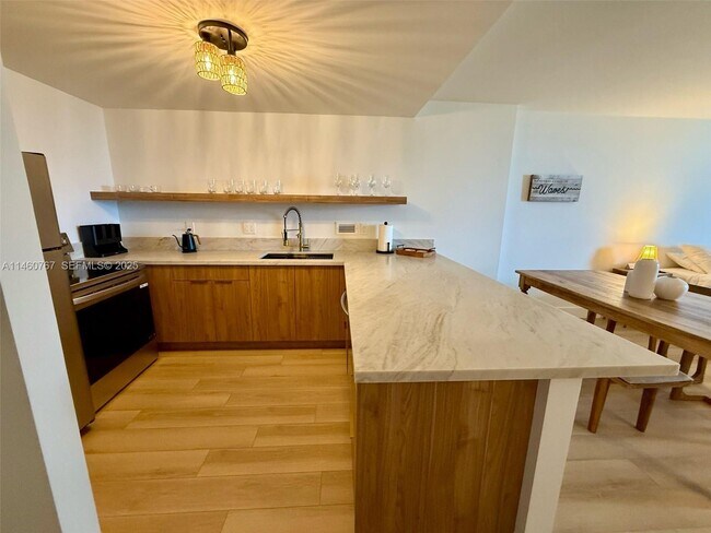 Foto del edificio - 2301 Collins Ave