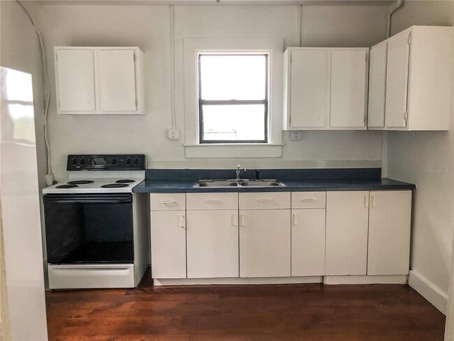 Foto del edificio - 12852 Florida Ave
