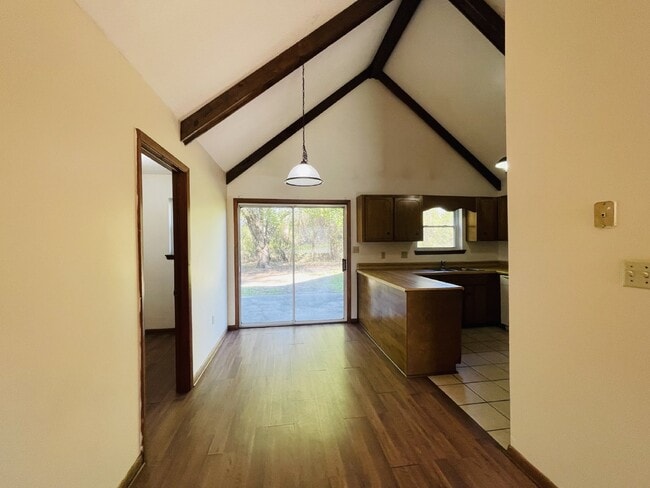 Foto del edificio - Home For Rent