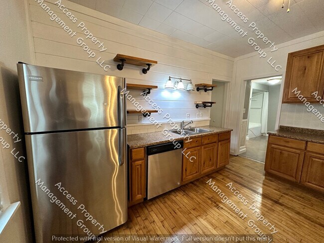 Foto del edificio - Medical Mile Two Bedroom with parking!