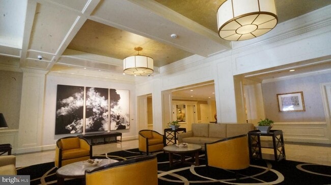 Building Photo - 10 E Lee St